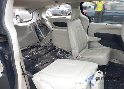 2017 Chrysler Pacifica Touring-L z USA, uszkodzony, nr VIN 2C4RC1BG4HR610807